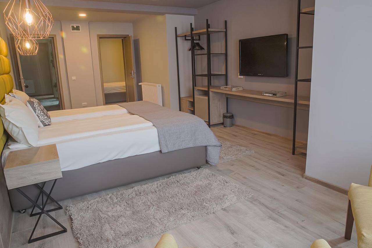 Hotel Corvin House Hunedoara Exterior foto